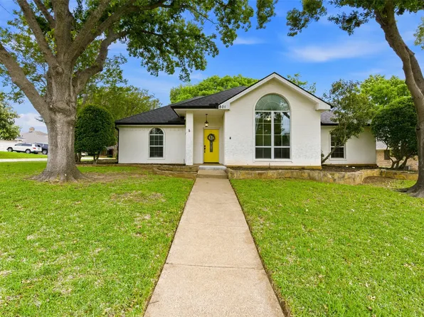 801 Water View Dr, Mansfield, TX 76063