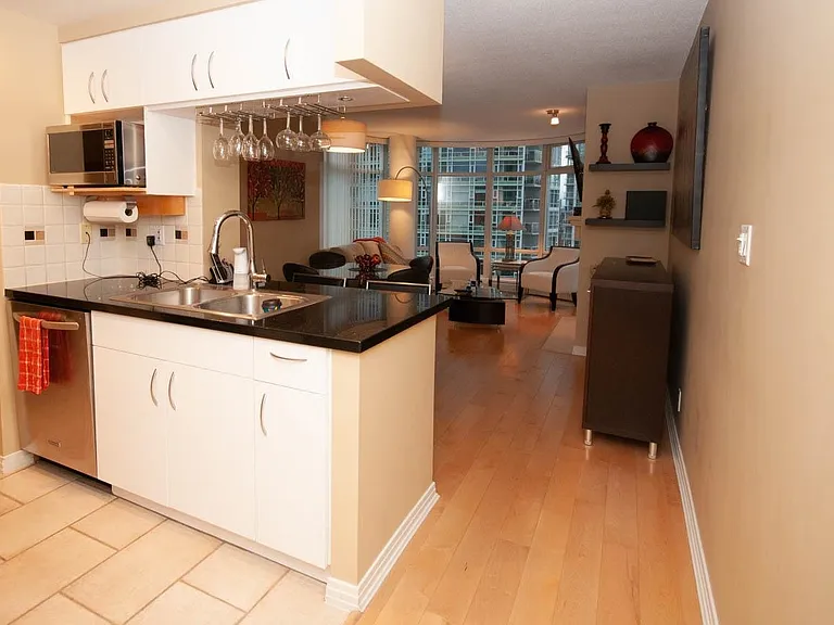 1199 Marinaside Cres #1605 — Photo 3