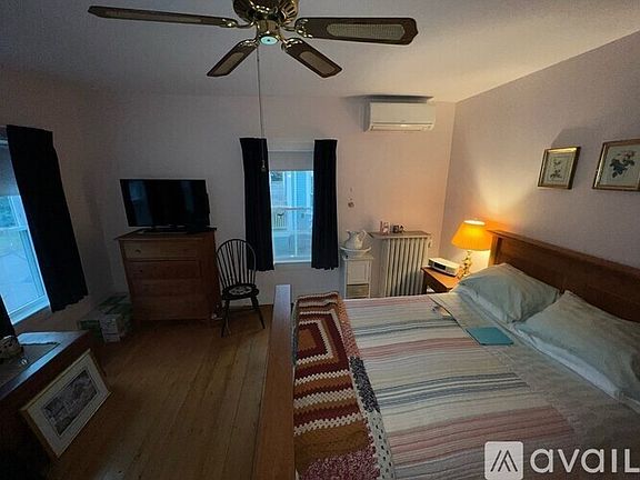 4th image of 215 Churchills Ln #0
