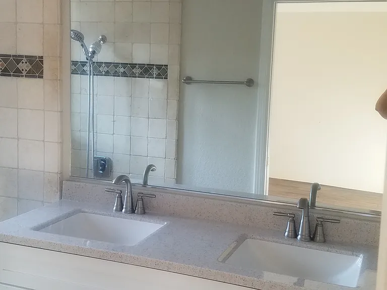 146 Valencia Way — Photo 16