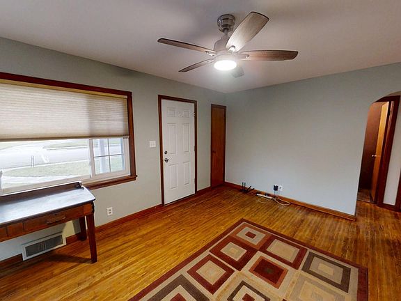 3rd image of 302 N Smith St