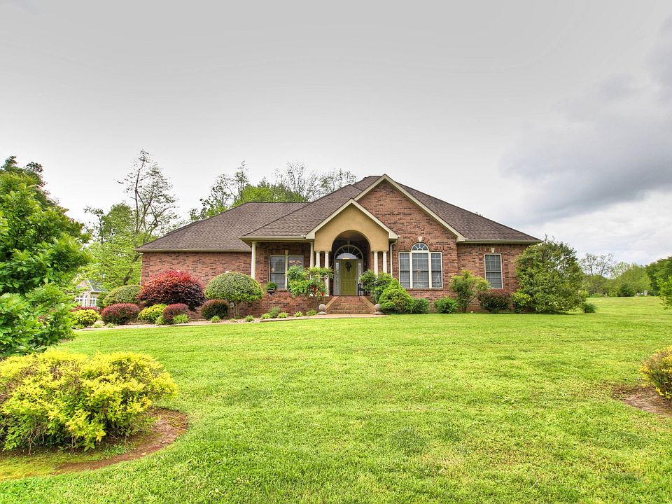 1st image of 142 Highland Cir