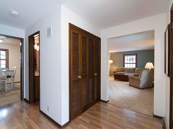 5th image of 401 Wildwood Dr