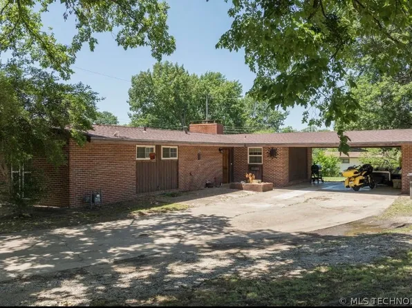 4910 SE Fordham Dr, Bartlesville, OK 74006
