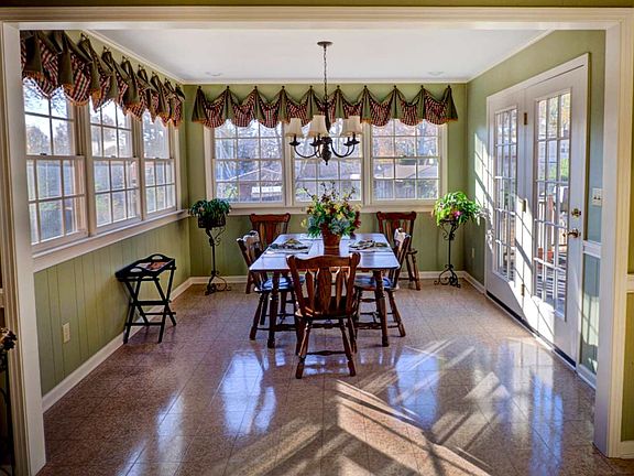 5th image of 24 Wildwood Ln
