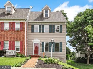 25 Pheasant Ln, Lititz, PA 17543