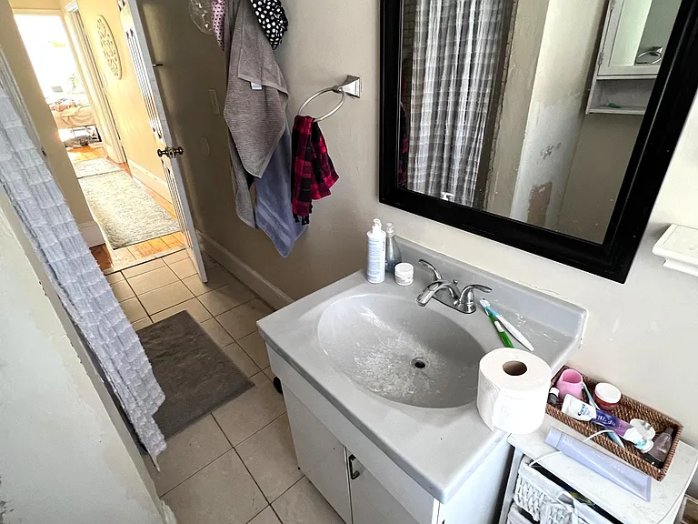 169 W 7th St #2 — Photo 9