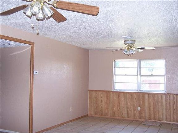 4th image of 5340 NW Cherry Ave