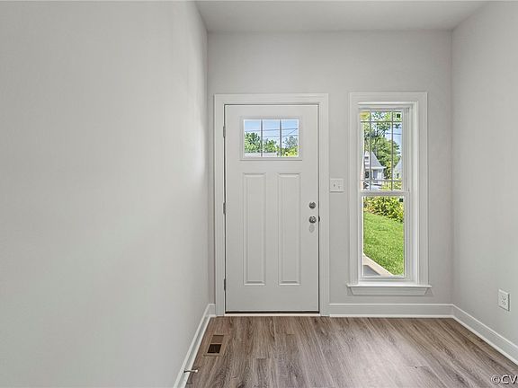4th image of 113 Lee St