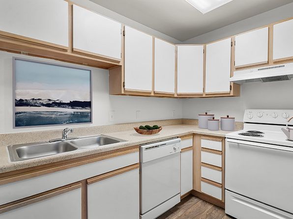 25 E 1800 S APT C211