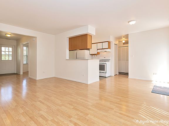 2nd image of 509 Newbury Dr #509