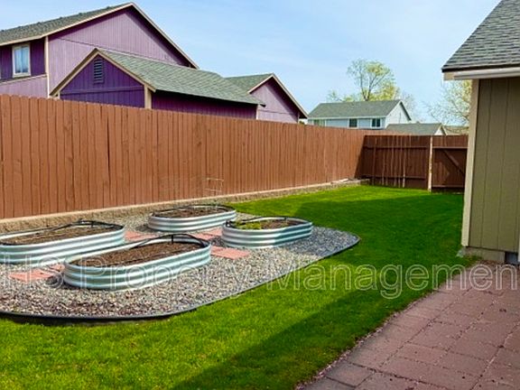 4th image of 5508 Holly Way