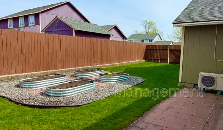5508 Holly Way — Photo 4