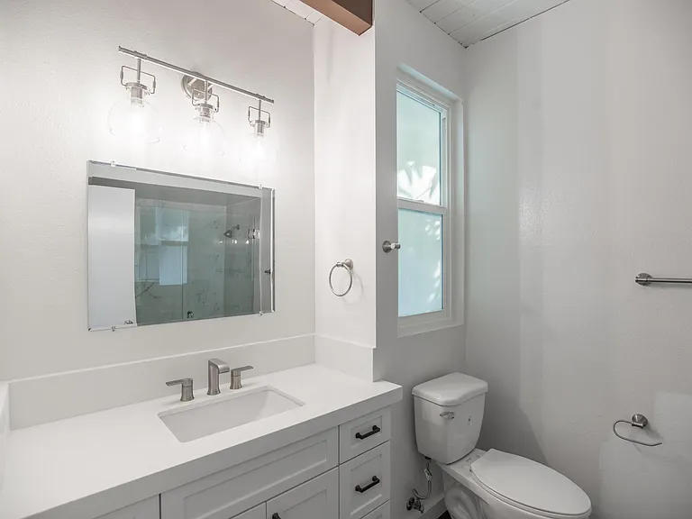12659 Moorpark St #12 — Photo 8