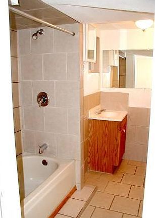 4th image of 1605 Newton St APT B