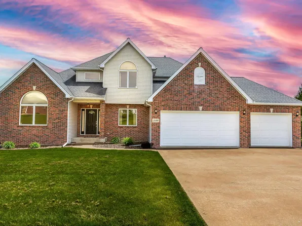 2198 Wedgewood Dr, Asbury, IA 52002