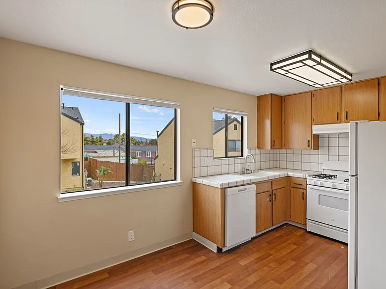 The Gables Apartments — Photo 23
