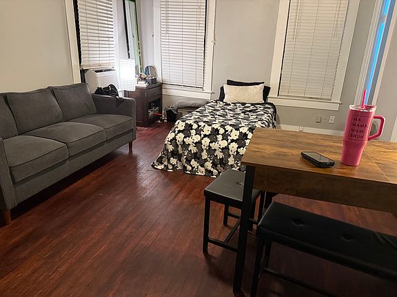 5th image of 1111 Bailey Ave #L