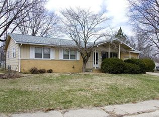 13 Groton Dr, Springfield, IL 62702