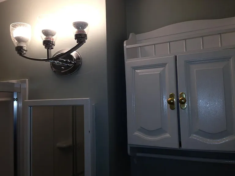 Guest Bathroom 2
