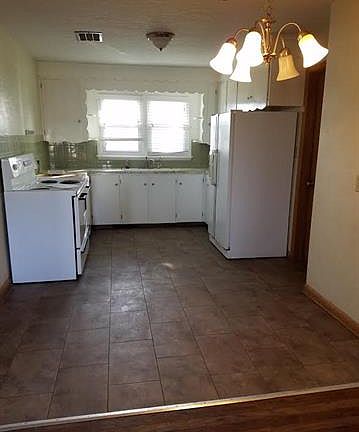 5th image of 2116 W 1st St