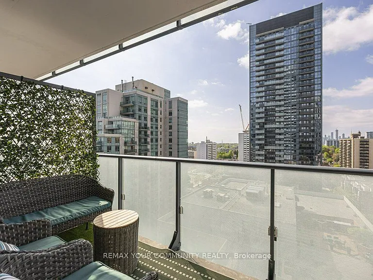 185 Roehampton Ave #1312 — Photo 26