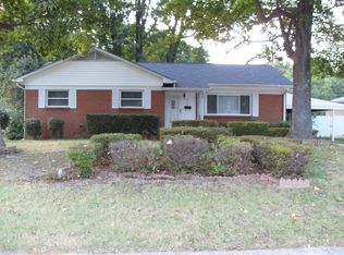 905 Friendly Pl, Charlotte, NC 28213