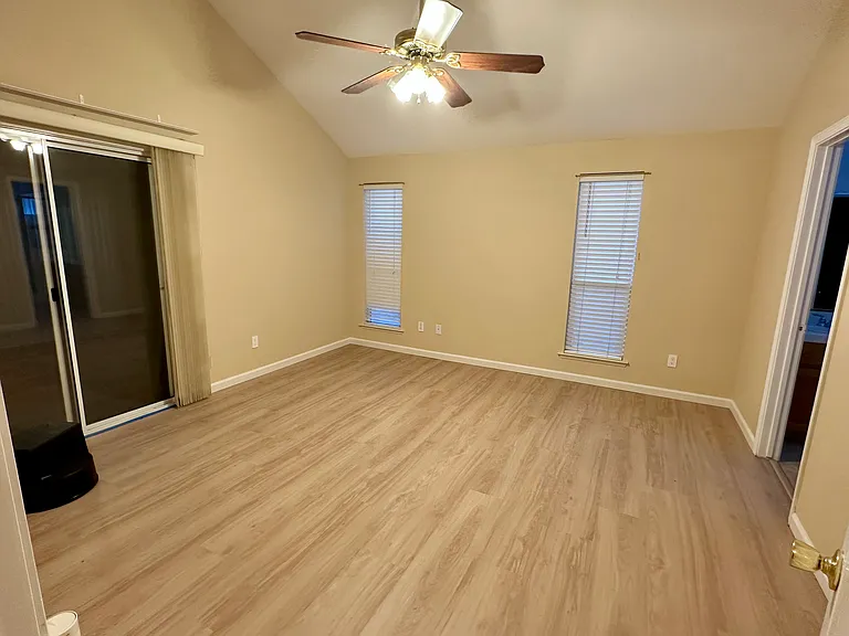 10337 N Baird Ave — Photo 7
