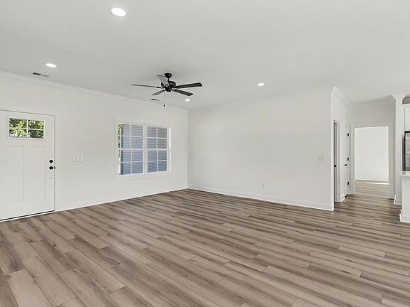 3rd image of 2721 Loop Rd.