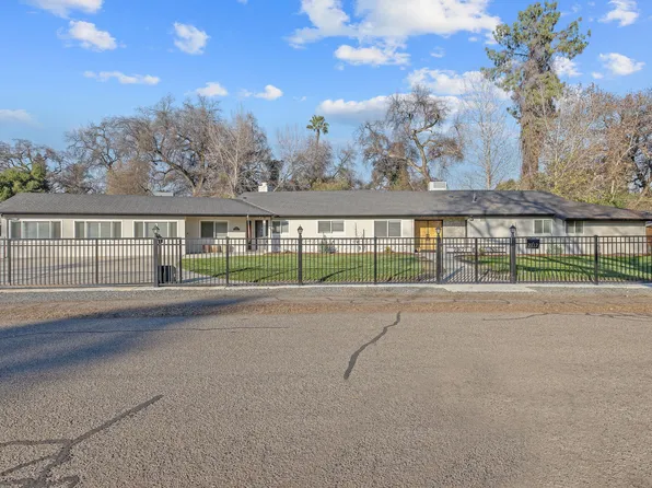 2212 W Sunset Drive, Visalia, CA 93291