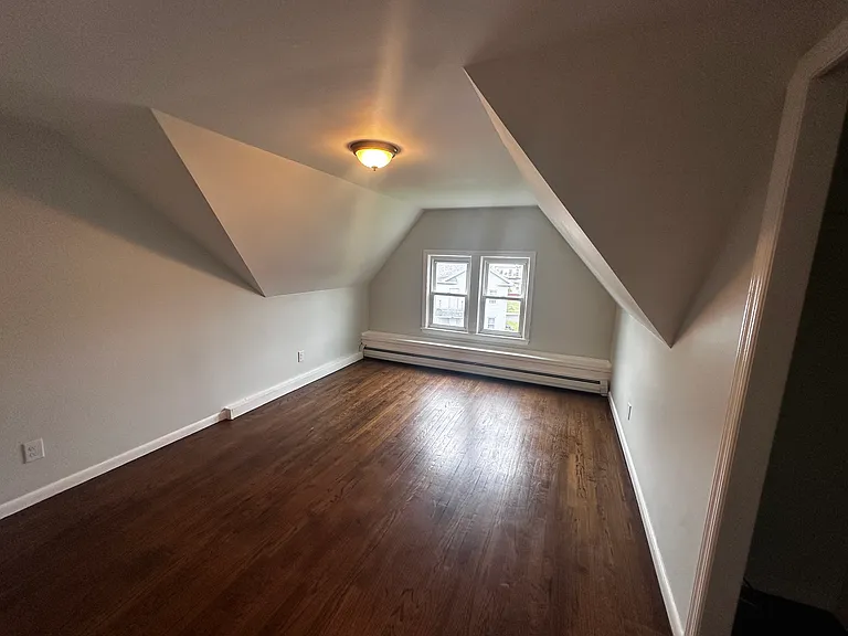 138 Warren St #3 — Photo 10
