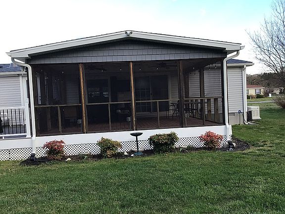 3rd image of 18914 Myrick Ct