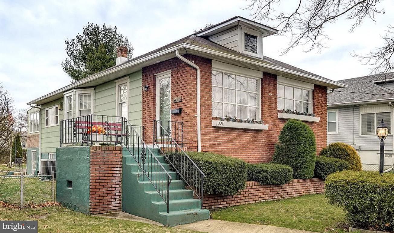 221 Glenwood Ave, Cherry Hill, NJ 08002 | Zillow