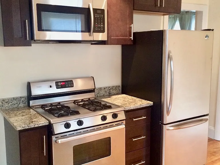 16 Hinckley St #1R — Photo 1
