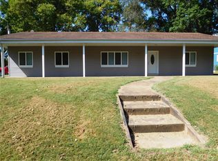 2308 Park Hill Dr, Highland, IL