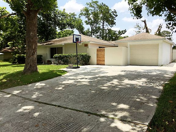 3rd image of 22 Fairview Ln