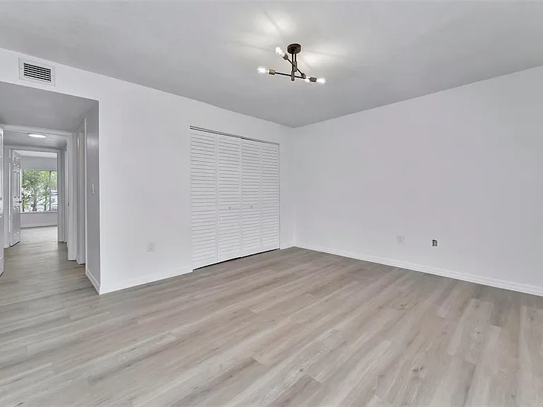 9940 7th Way N #101 — Photo 28