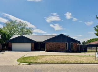 1906 Kiowa Trl, Dalhart, TX 79022