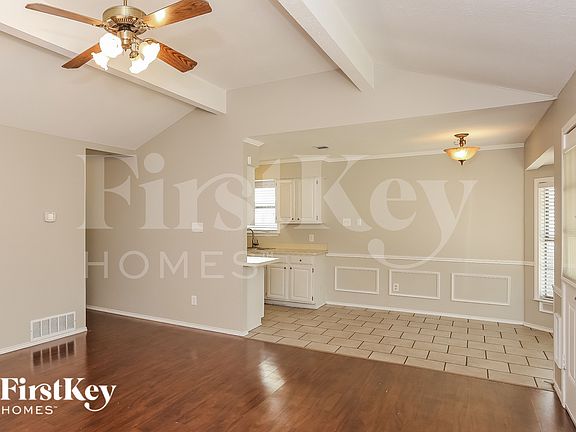 5th image of 1110 Valley Branch Dr