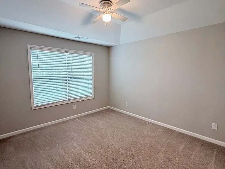 109 Taylor Leigh Ct — Photo 15