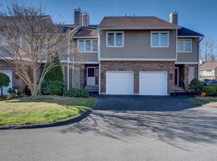 185 Hunters Ln #185, Newington, CT 06111