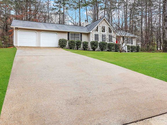 2nd image of 158 Brookwood Estates Trl