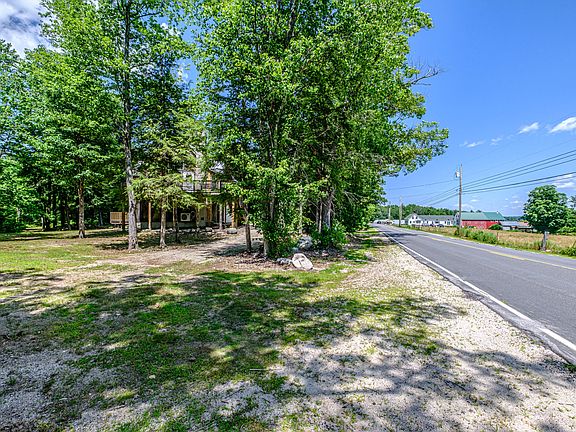 4th image of 728 Bridgton Road