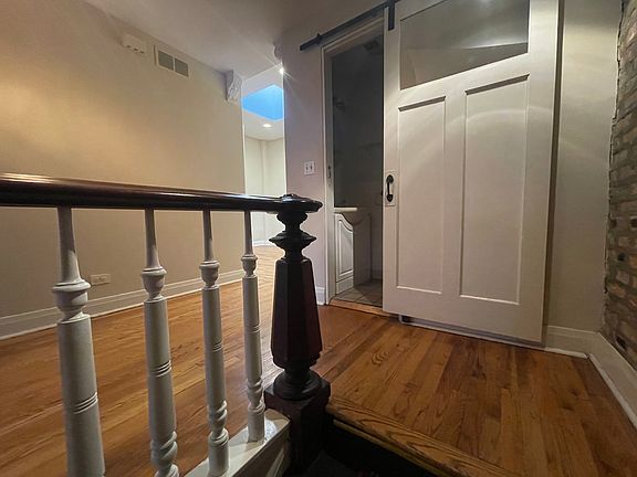5th image of 2122 N Bissell St APT 2