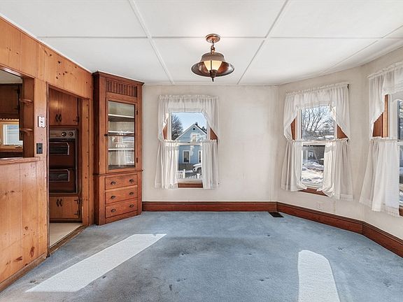 5th image of 30 Fair Oaks Ave