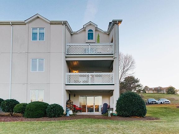 5th image of 709 Ivy Lake Dr