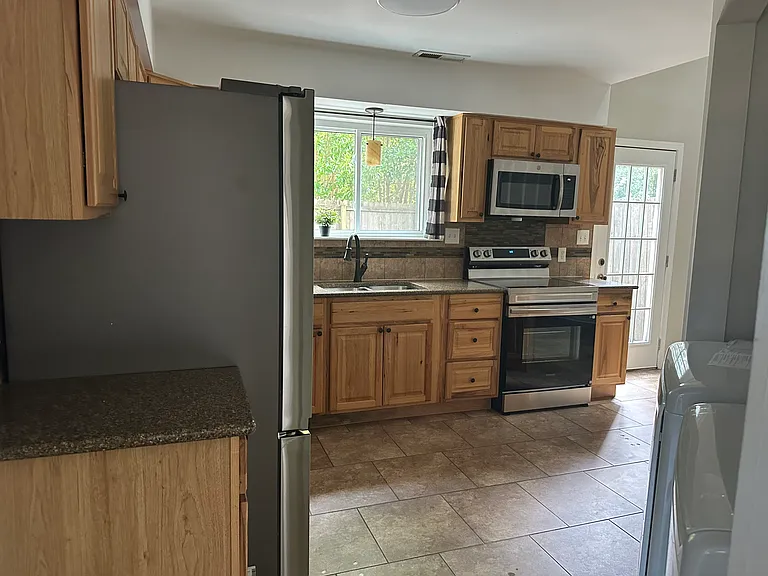 331 Sunflower Ct — Photo 7