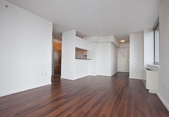 4th image of 561 10th Ave APT 11A