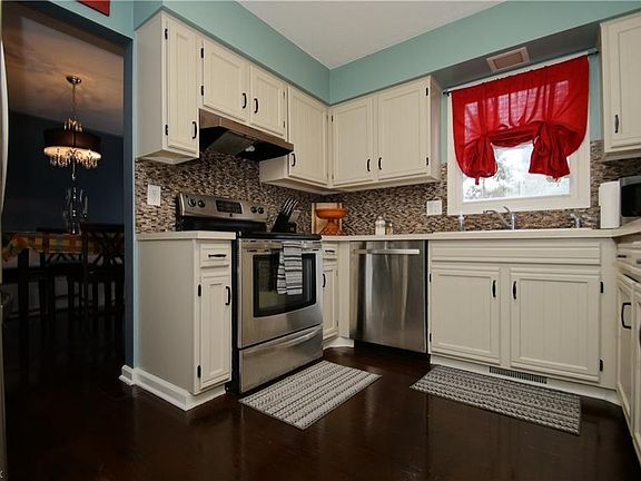3rd image of 1092 Brookpoint Dr