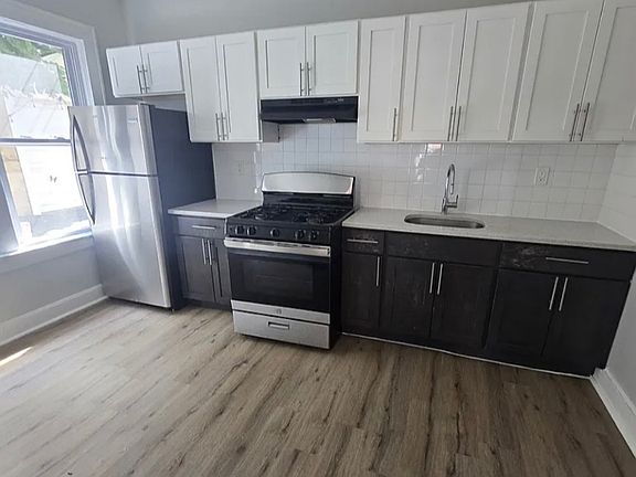 5th image of 26 Chelsea Ave #1L